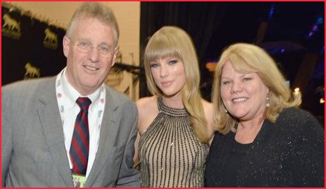 Taylor Swift's Reunited Parents: A Family Affair